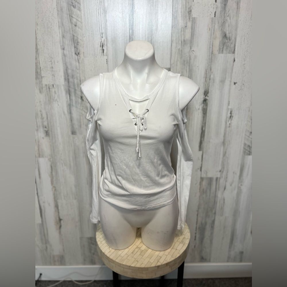 White top  - Picture 3 of 7